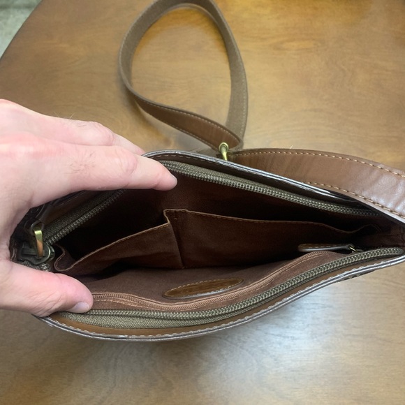 Fossil Leather Medium Crossbody Bag - Picture 5 of 7